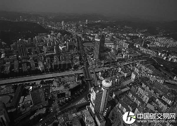 “2014年湖北碳交易總成交量突破1000萬(wàn)噸，碳交易額達(dá)2.34億元”