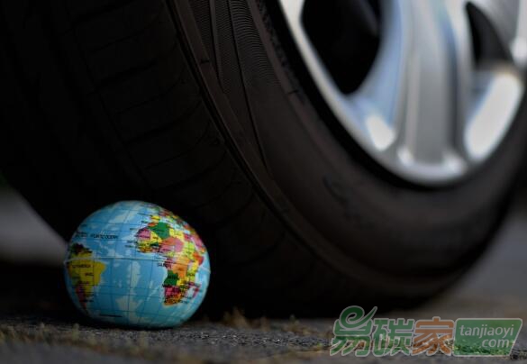 踐行“雙碳”戰(zhàn)略 汽車產(chǎn)業(yè)借勢轉(zhuǎn)型升級